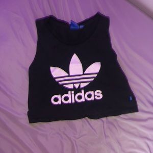 cropped adidas shirt!!